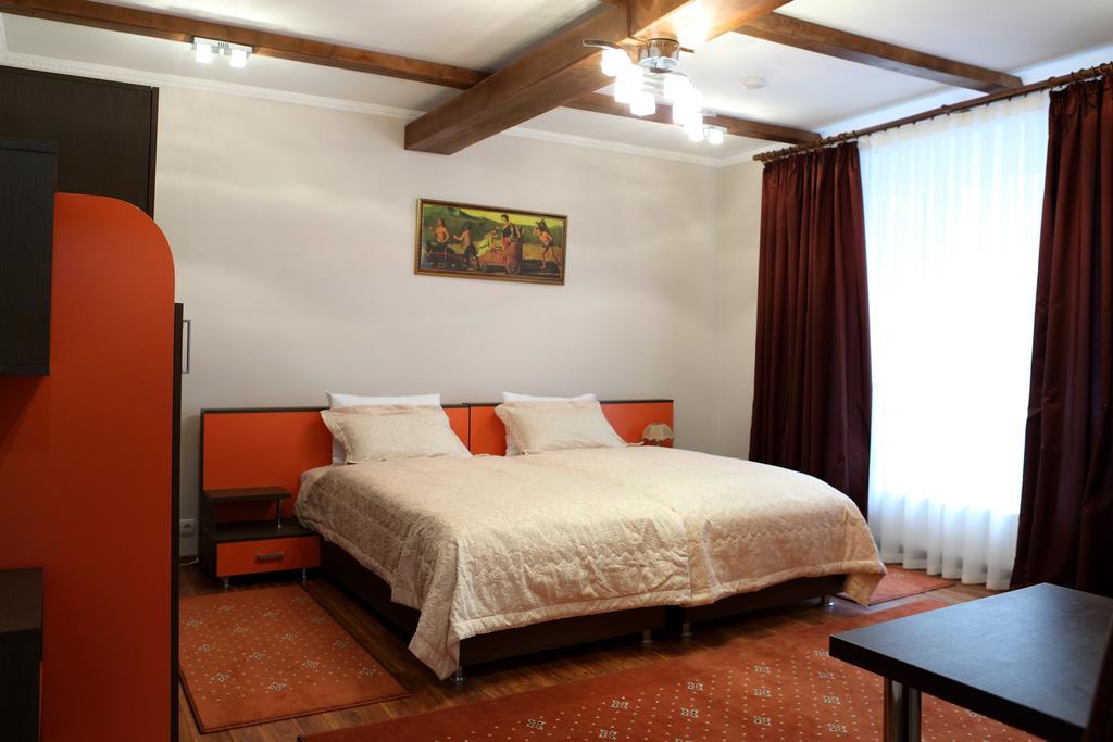 Hotel Bachus Chisináu Habitación foto